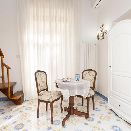 Napulitandream Hotel Napels Buitenkant foto