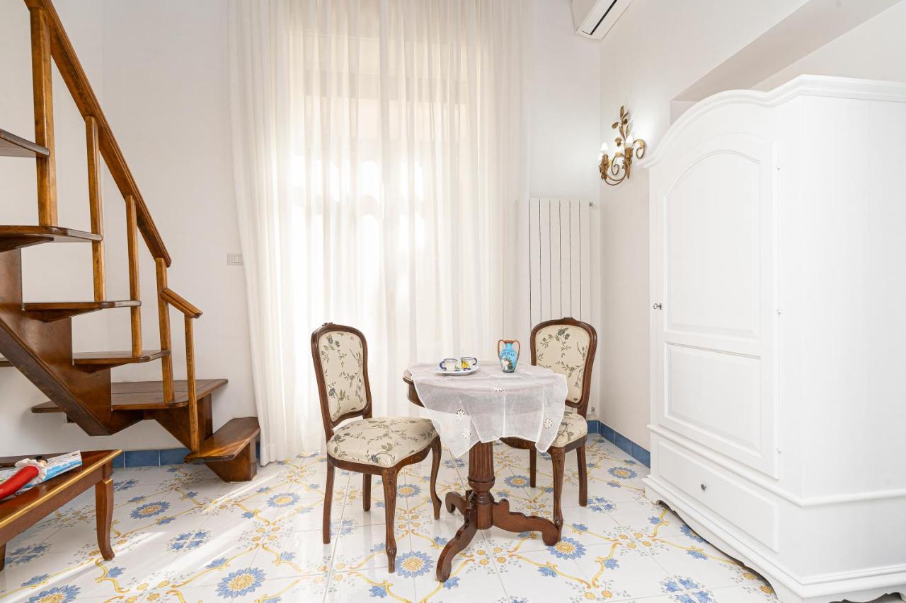 Napulitandream Hotel Napels Buitenkant foto