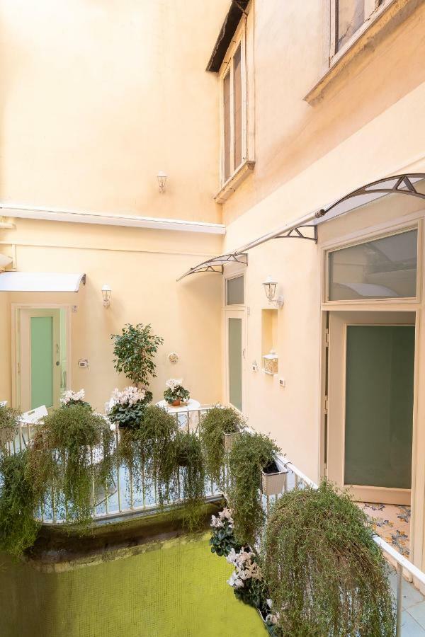 Napulitandream Hotel Napels Buitenkant foto